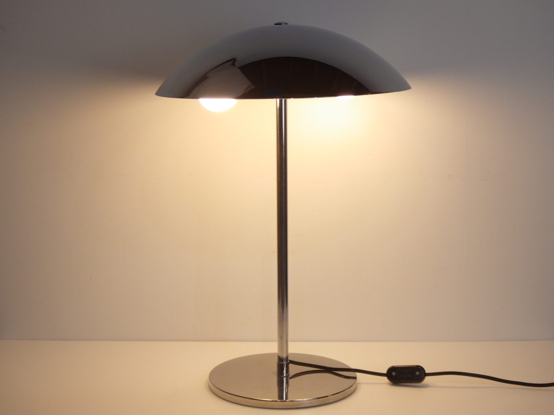 Lumess” Vintage Chromed metal Mushroom Lamp ビンテージ