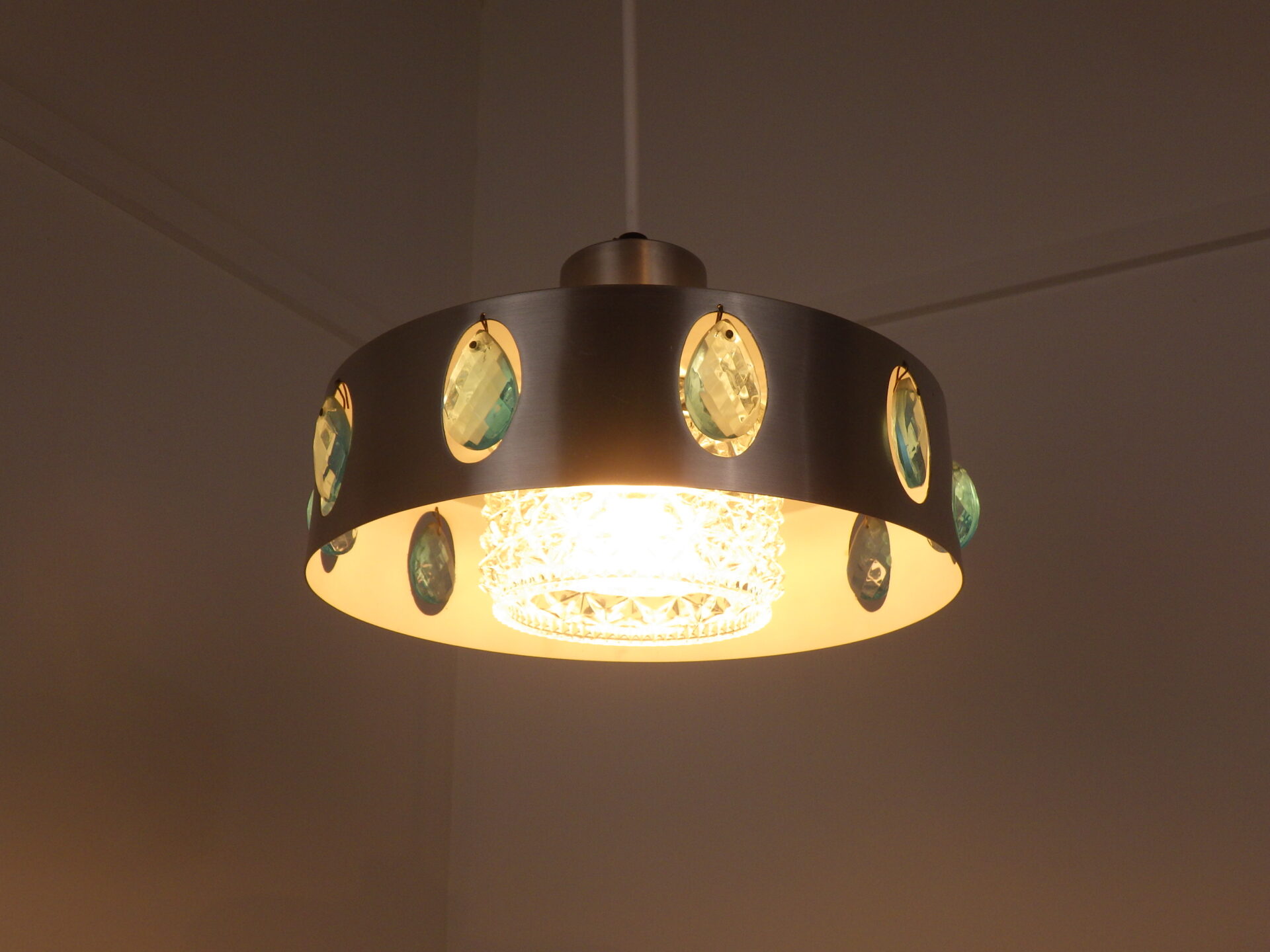 デンマーク　ビンテージ　ミルキーホワイト　ペンダントランプ デンマークヴィンテージ ペンダントライト 北欧インテリア/Top